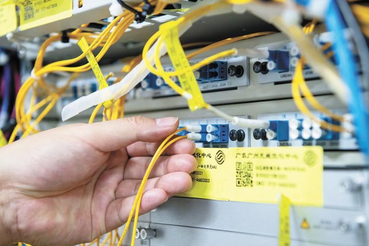 讀懂廣州·老廣州說?丨通訊塔下的城市脈搏 中國移動高級工程師眼中的技術變遷